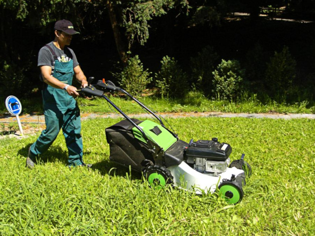 etesia-kosiarka-pro53